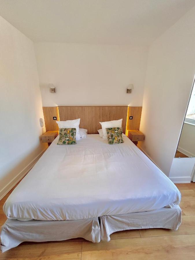 Les Deux Coteaux Hotel